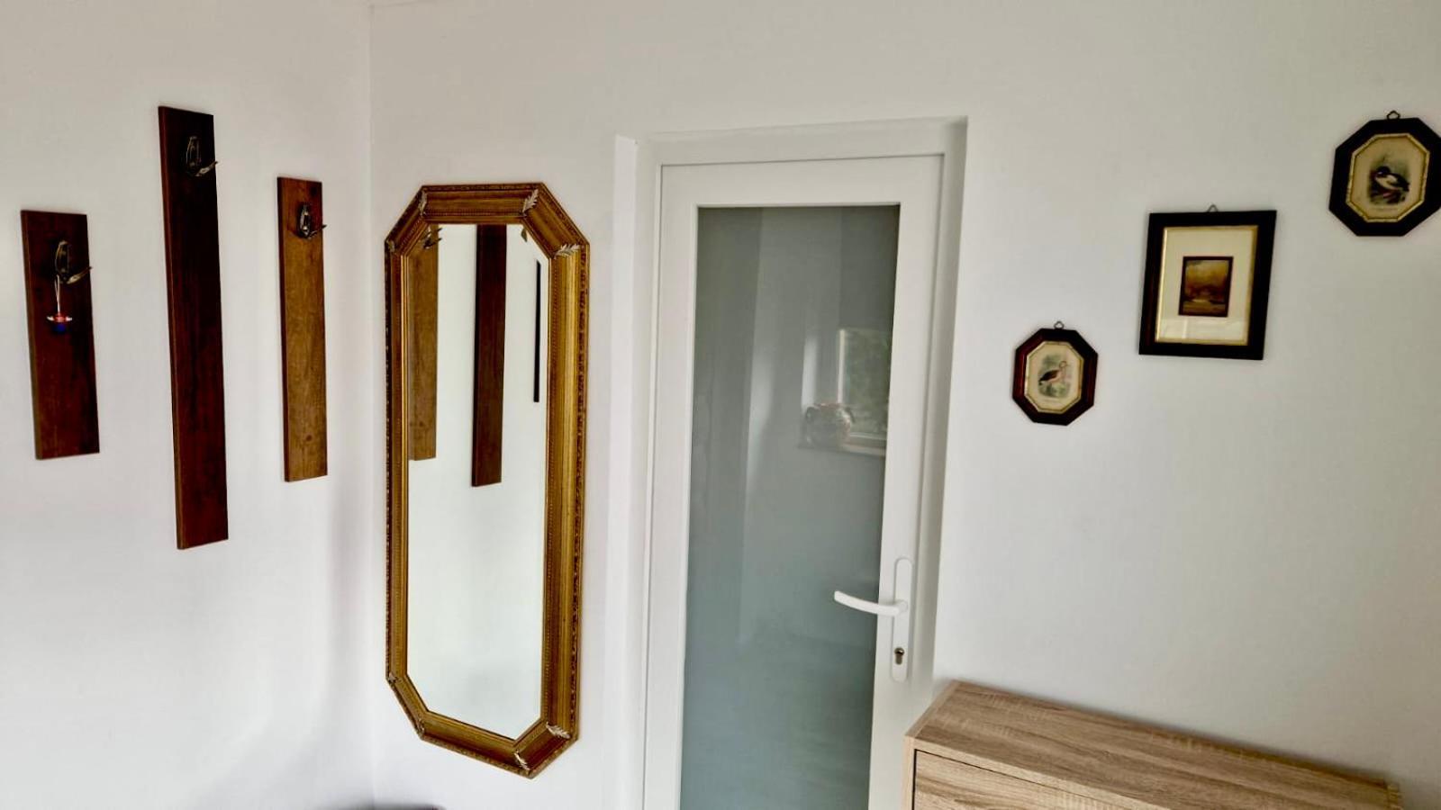 Отель Casa Teo Бузэу Экстерьер фото